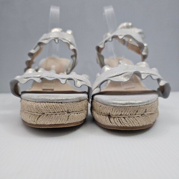 Jack Rogers Rosie Ruffle Sandal Womens 11 Metallic Platinum Wedge Espadrille - Picture 6 of 13